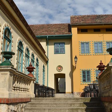 Zsolnay Negyed Vendeghaza Aparthotel Pécs Buitenkant foto